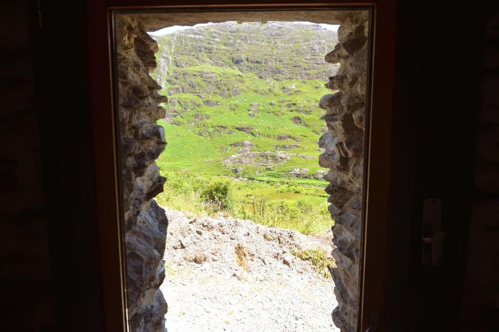 Secluded Cottage Nestled In The Beara Peninsula Cill Airne Exteriör bild